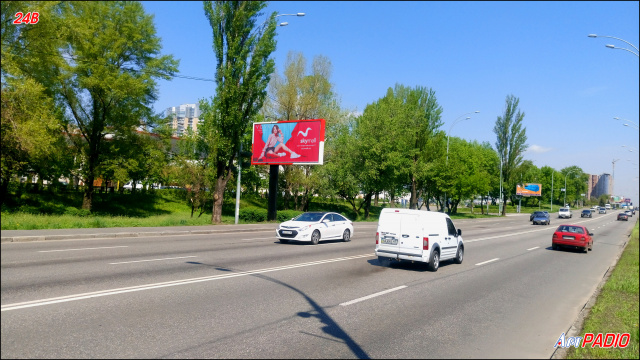 Призма 6x3,  Броварський пр-кт, між МВЦ та АЗС "WOG", із центру